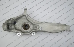 Кулак поворотный правый для Land Rover Range Rover на фотографиях