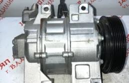 Компрессор кондиционера для Nissan X-Trail 2003 года на фотографиях