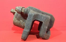 Суппорт передний левый для Toyota RAV4 на фотографиях