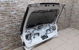 Двери для Jeep Grand Cherokee 2011 года на фотографиях