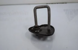 Замок капота для BMW 7er 2017 года на фотографиях