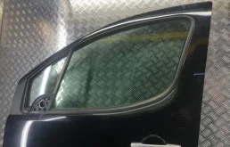 Двери для Citroen Berlingo 2002 года на фотографиях