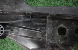 Кронштейн подушки двигателя для Audi Q3 2014 года на фотографиях