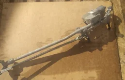 Мотор стеклоочистителя для Audi Q7 на фотографиях