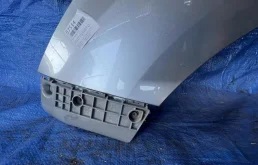 Крылья для Toyota Alphard 2008 года на фотографиях