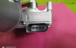 Мотор стеклоочистителя для Audi Q7 на фотографиях