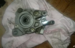 Насос ГУР для Audi A8 2010 года на фотографиях