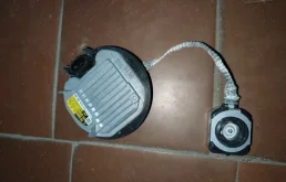 Блок розжига ксенона для Toyota RAV4 2017 года на фотографиях