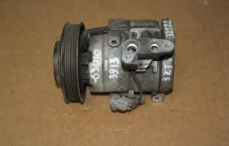 Компрессор кондиционера для Toyota Opa 2002 года на фотографиях