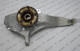 Кулак поворотный правый для Land Rover Range Rover на фотографиях