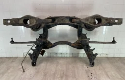 Задний подрамник для Mitsubishi Pajero на фотографиях