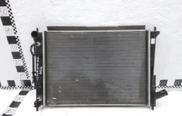 Радиатор охлаждения ДВС для Hyundai Creta на фотографиях