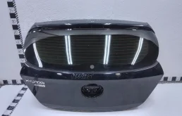 Дверь багажника для Hyundai Solaris 2011 года на фотографиях