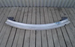 Усилитель заднего бампера для Audi Q7 2015 года на фотографиях