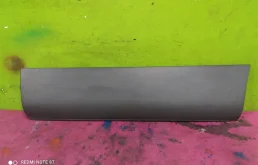 Молдинг двери задний левый для Audi Q7 2010 года на фотографиях