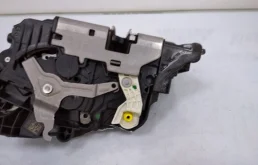 Двери для BMW 7er 2022 года на фотографиях