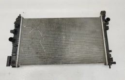 Радиатор охлаждения ДВС для Chevrolet Cruze на фотографиях