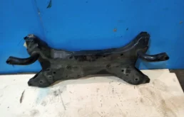 Подрамник двигателя для Mitsubishi Outlander 2011 года на фотографиях