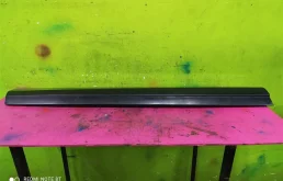 Молдинг передней левой двери для Audi Q7 на фотографиях