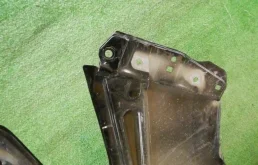 Крылья для Toyota Alphard 2020 года на фотографиях