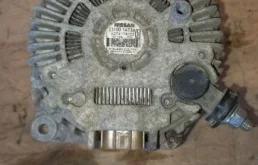 Генератор для Nissan Navara 2008 года на фотографиях