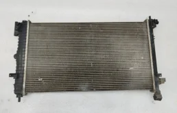 Радиатор охлаждения ДВС для Chevrolet Cruze на фотографиях