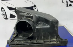 Корпус воздушного фильтра для Toyota RAV4 2017 года на фотографиях