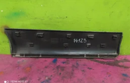 Молдинг двери задний левый для Audi Q7 2010 года на фотографиях