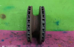 Диски тормозные передние (комплект) для Audi Q7 2009 года на фотографиях