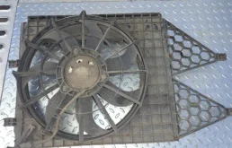 Вентилятор радиатора охлаждения ДВС для Skoda Rapid 2015 года на фотографиях