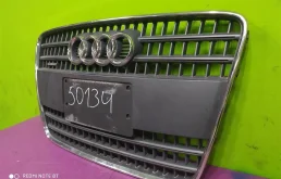 Решетка радиатора для Audi Q7 2008 года на фотографиях
