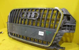 Решетка радиатора для Audi Q3 2011 года на фотографиях