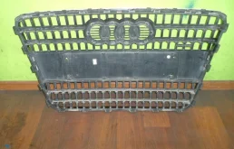 Решетка радиатора для Audi Q7 2008 года на фотографиях