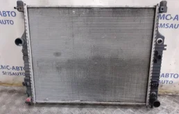 Радиатор охлаждения ДВС для Mercedes-Benz GL class 2010 года на фотографиях