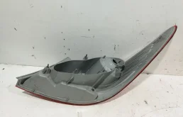 Фонарь внешний левый для Hyundai Solaris 2012 года на фотографиях