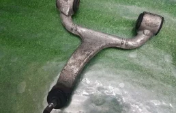 Рычаг передний правый верхний для Mercedes-Benz M class на фотографиях