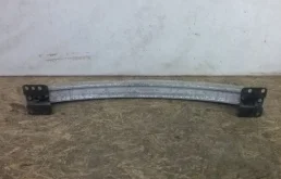 Усилитель заднего бампера для Audi Q7 2015 года на фотографиях