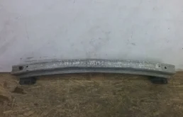 Усилитель заднего бампера для Audi Q7 2015 года на фотографиях