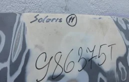 Замок капота для Hyundai Solaris на фотографиях