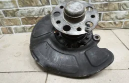 Кулак поворотный правый для Mercedes-Benz E class на фотографиях