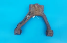 Рычаг передний правый верхний для Mitsubishi Pajero 2007 года на фотографиях