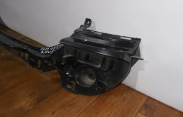 Кронштейн заднего бампера левый для BMW 5er 2015 года на фотографиях