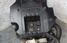 Двигатель без навесного для Mitsubishi Pajero 2017 года на фотографиях