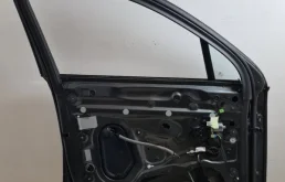 Дверь передняя левая для Audi Q7 2015 года на фотографиях