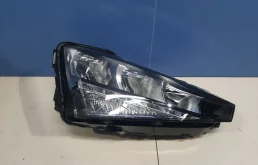 Фонарь правый для Skoda Rapid 2025 года на фотографиях