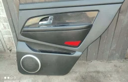 Обшивка двери SsangYong Rexton 2009 Y250