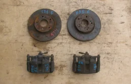 Суппорт передний правый для Honda Civic 2015 года на фотографиях