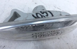 Поворотник передний левый для Hyundai Solaris 2014 года на фотографиях