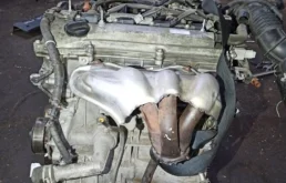 Двигатель без навесного для Toyota Opa 2004 года на фотографиях