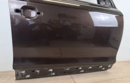 Двери для Audi Q7 2015 года на фотографиях